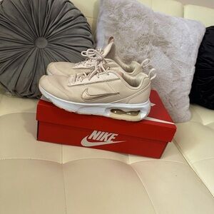 Nike Air Max light soft pink  7.5 womens